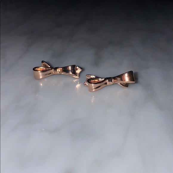 Set of two earrings; Rose gold and gold - Picture 6 of 6